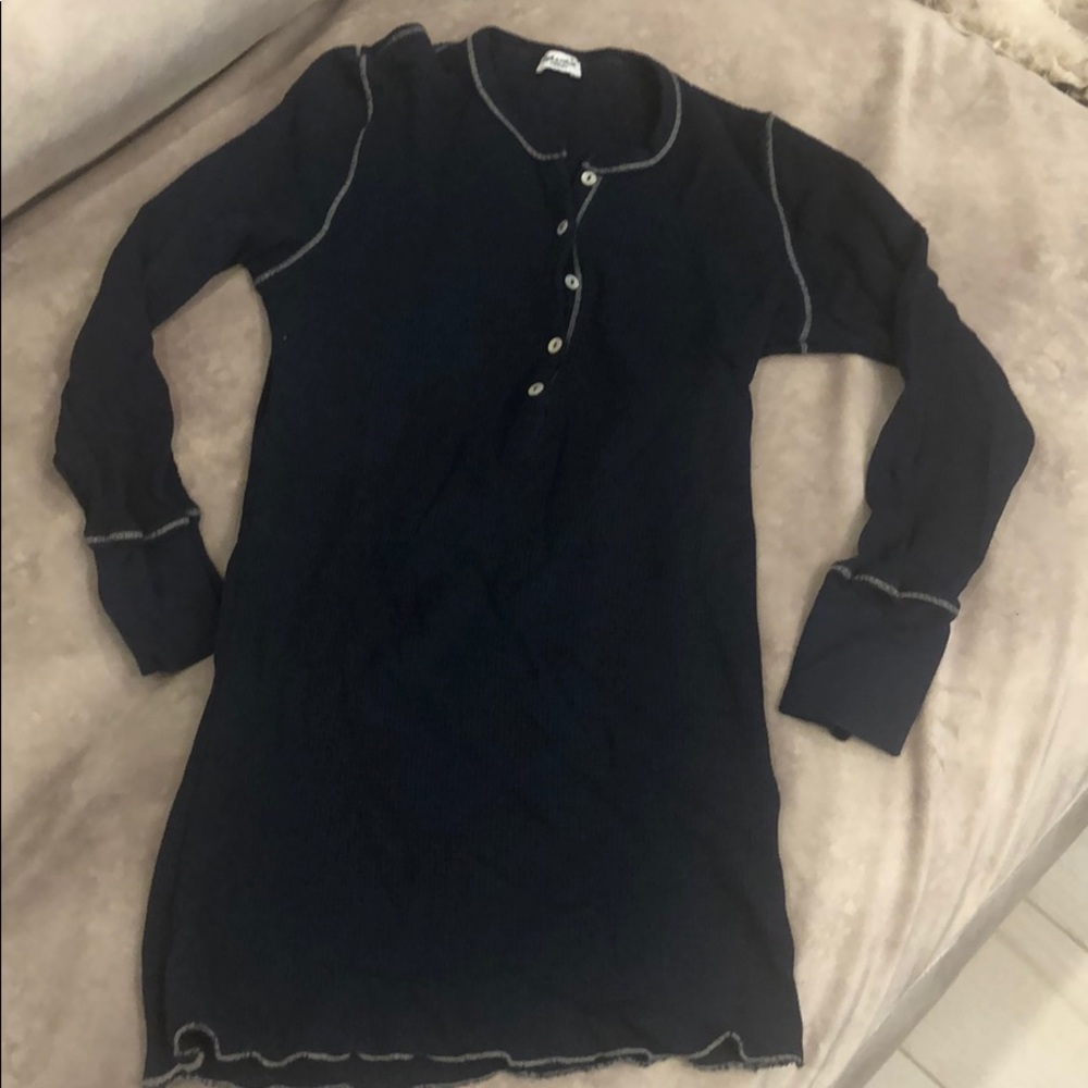 Navy splendid waffle weave. Size medium 3/4 sleeve
